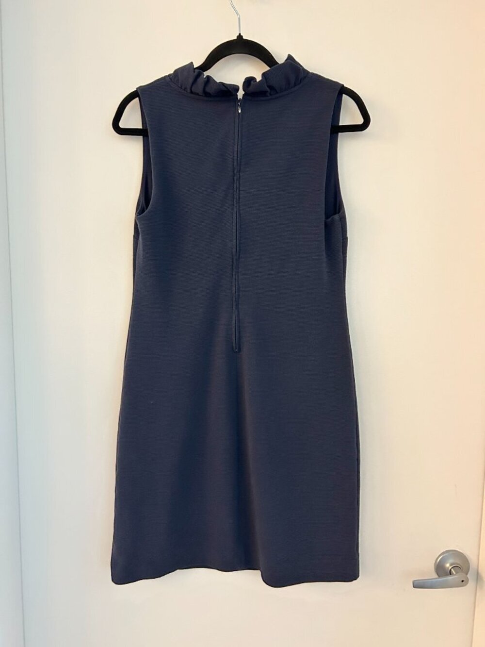 Lilly Pulitzer Tisbury Knit V-Neck Sleeveless Ruffle Sheath Dress True Navy M - Picture 8 of 10